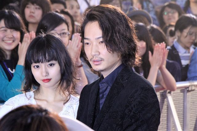 綾野剛、忽那汐里をエスコート！『FF XV』ワールドプレミアイベントフォトギャラリー：フォトギャラリー