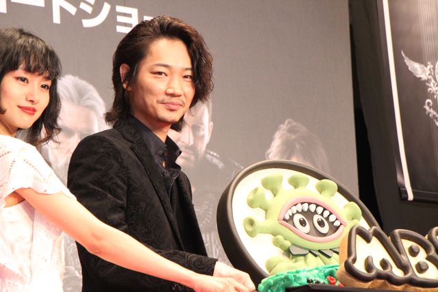 綾野剛、忽那汐里をエスコート！『FF XV』ワールドプレミアイベントフォトギャラリー（3枚目）