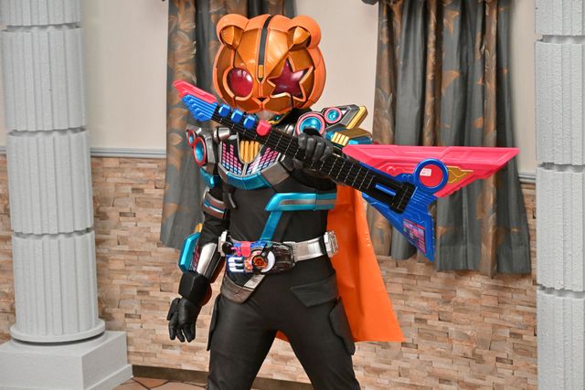 忍成修吾がギロリ再演！「ギーツエクストラ　仮面ライダーパンクジャック」場面写真（4枚目）