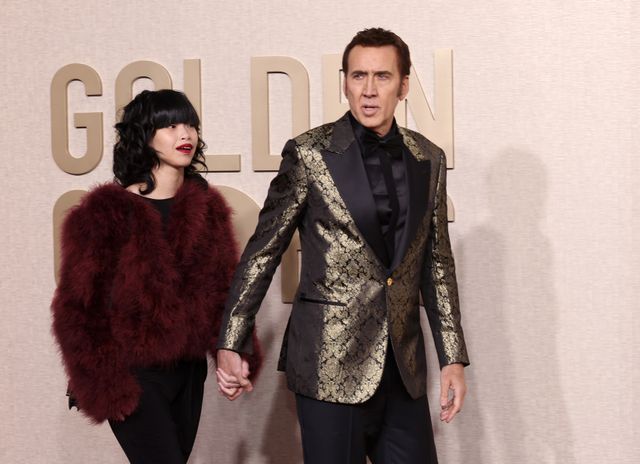 第81回ゴールデン・グローブ賞授賞式でのニコラス・ケイジ＆妻リコ・シバタ（6枚目）