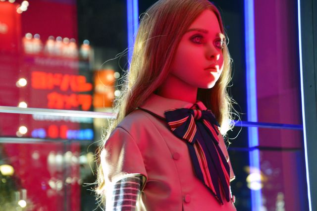 怖すぎ…新宿駅東口方面を見つめるミーガン人形「リアル・ブラムハウス」館内の様子（7枚目）