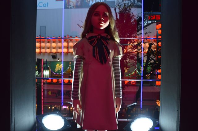 怖すぎ…新宿駅東口方面を見つめるミーガン人形「リアル・ブラムハウス」館内の様子（9枚目）