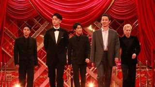 菅田将暉、金髪ド派手ビジュアルで登場!レッドカーペットに豪華顔ぶれ続々