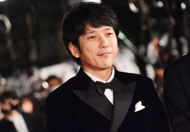 二宮和也、タキシード姿がかっこよすぎ！東京国際映画祭レッドカーペット登場（2枚目）