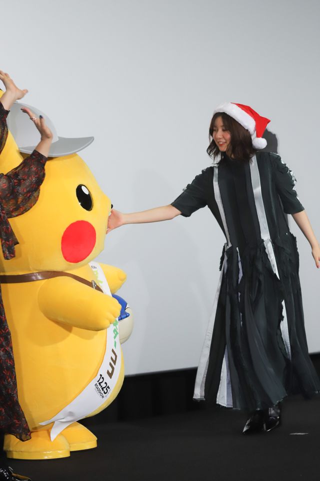 上白石萌歌がピカチュウと笑顔！『劇場版ポケットモンスター　ココ』完成披露試写会（6枚目）