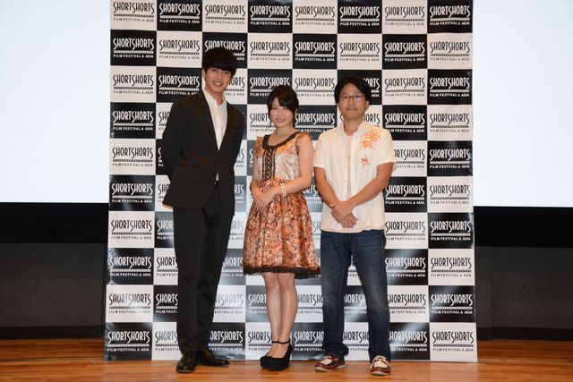 AKB48横山由依＆大野拓朗、ラブラブ!? 舞台あいさつフォトギャラリー（7枚目）