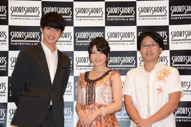 AKB48横山由依＆大野拓朗、ラブラブ!? 舞台あいさつフォトギャラリー（8枚目）