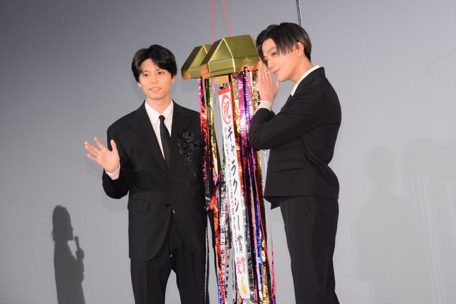 八木勇征の長い脚…！萩原利久と仲良く『美しい彼』ギャラクシー賞受賞記念イベント登壇（4枚目）