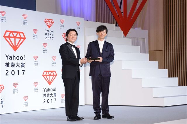 高橋一生がこ～んな笑顔に！「Yahoo!検索大賞 2017」発表会（21枚目）