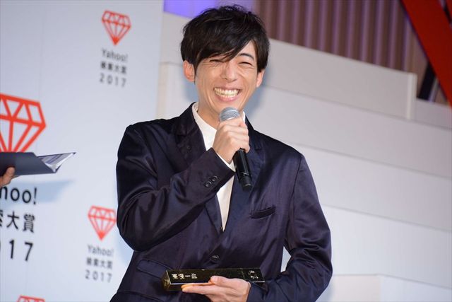 高橋一生がこ～んな笑顔に！「Yahoo!検索大賞 2017」発表会（24枚目）