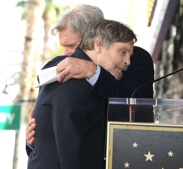 抱き合うマーク・ハミル＆ハリソン・フォード（2枚目）