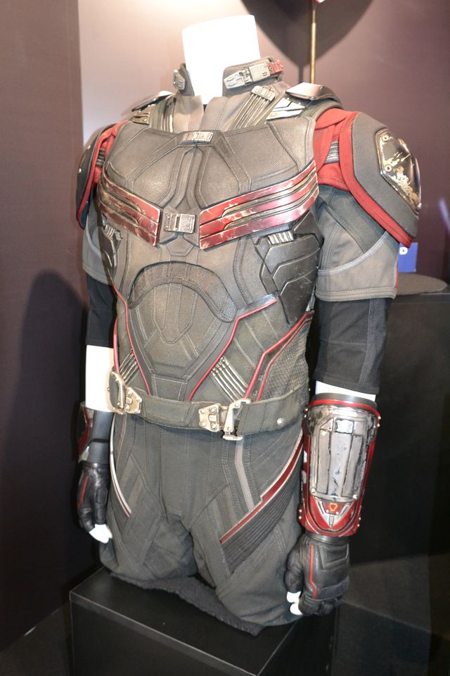 これがナターシャのホワイトスーツ！「マーベル・オールスターズ」展示品（6枚目）