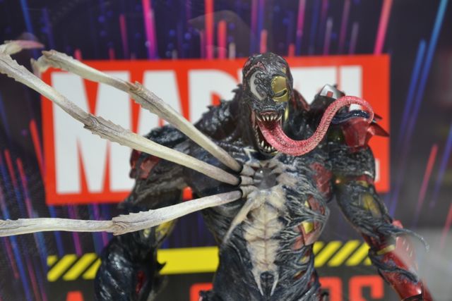 これがナターシャのホワイトスーツ！「マーベル・オールスターズ」展示品（31枚目）