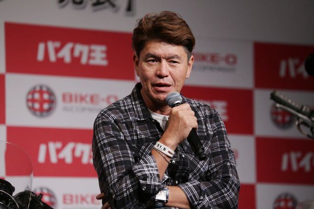 ヒロミ、ヘルメットを脇に今後を語る！フォトギャラリー（2枚目）