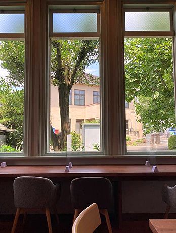 カフェの窓