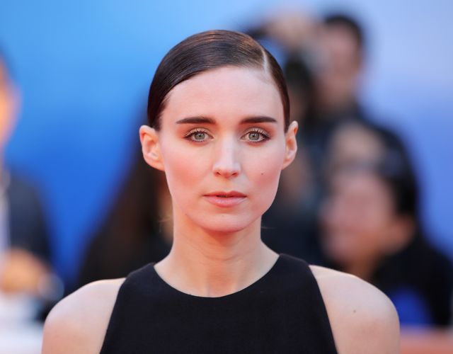 腰の切れ込みがセクシーなルーニー・マーラ！第41回トロント映画祭フォトギャラリー（3枚目）