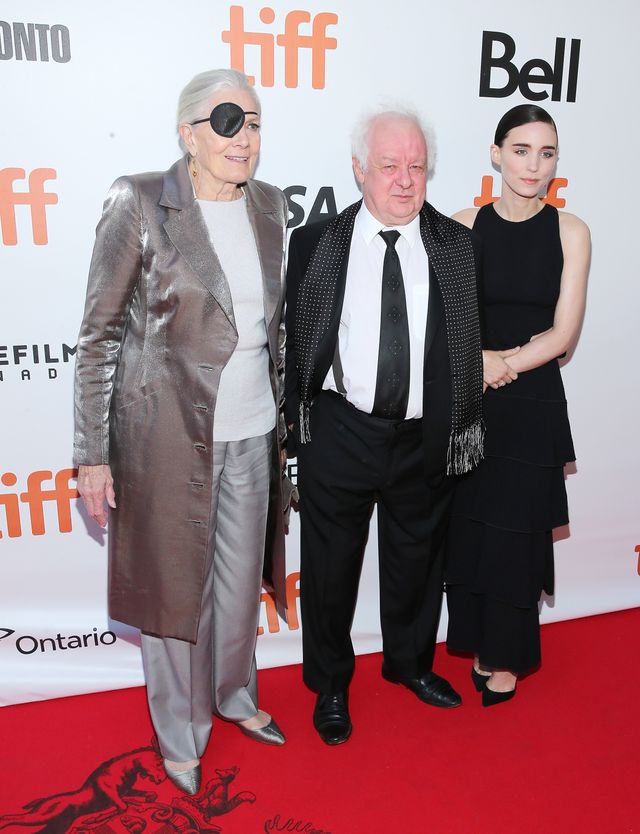 腰の切れ込みがセクシーなルーニー・マーラ！第41回トロント映画祭フォトギャラリー（4枚目）