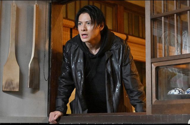 平野紫耀主演「クロサギ」初回場面写真（7枚目）