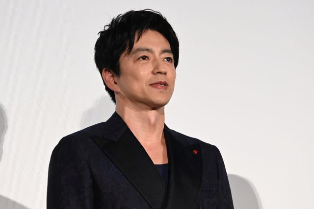 上戸彩、チラリ肩見せ 美麗ドレス披露『沈黙の艦隊　北極海大海戦』初日舞台挨拶（14枚目）