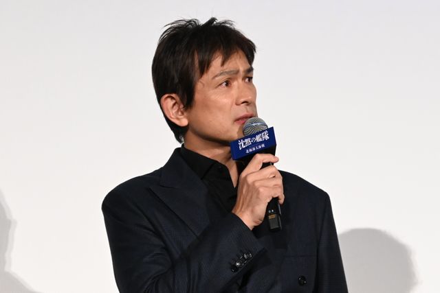 上戸彩、チラリ肩見せ 美麗ドレス披露『沈黙の艦隊　北極海大海戦』初日舞台挨拶（15枚目）