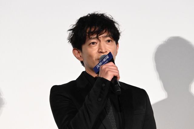 上戸彩、チラリ肩見せ 美麗ドレス披露『沈黙の艦隊　北極海大海戦』初日舞台挨拶（16枚目）