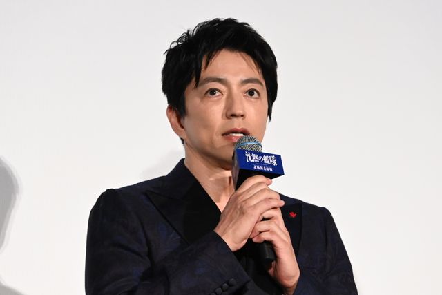 上戸彩、チラリ肩見せ 美麗ドレス披露『沈黙の艦隊　北極海大海戦』初日舞台挨拶（17枚目）