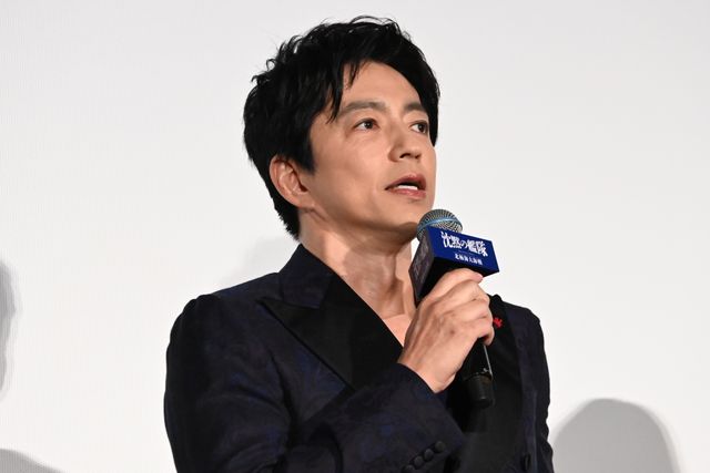 上戸彩、チラリ肩見せ 美麗ドレス披露『沈黙の艦隊　北極海大海戦』初日舞台挨拶（18枚目）