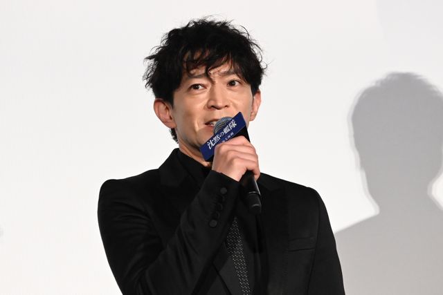 上戸彩、チラリ肩見せ 美麗ドレス披露『沈黙の艦隊　北極海大海戦』初日舞台挨拶（34枚目）