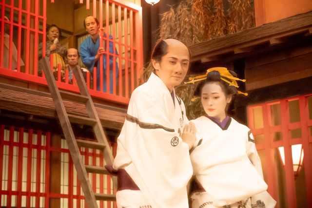 「べらぼう」女装も！キャストが大変身の豪華すぎる劇中劇＜第29回場面写真＞：フォトギャラリー