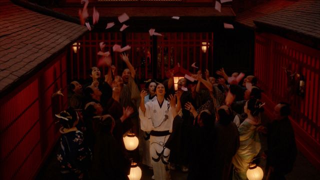 「べらぼう」女装も！キャストが大変身の豪華すぎる劇中劇＜第29回場面写真＞（12枚目）