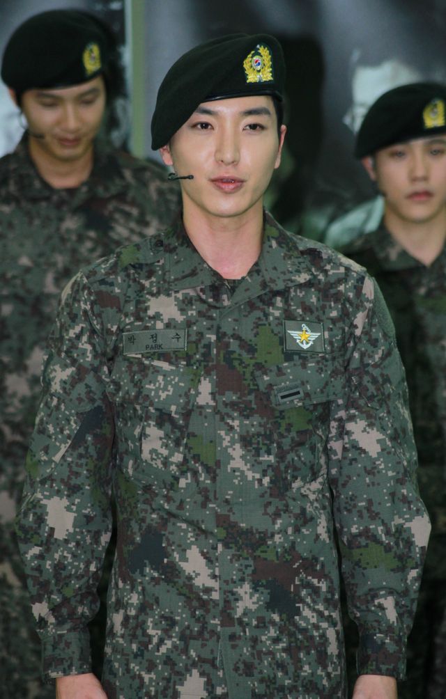 SUPER JUNIORイトゥク、超新星ユナク　軍創作ミュージカル「The Promise」の練習現場公開＜韓国JPICTURES＞：フォトギャラリー