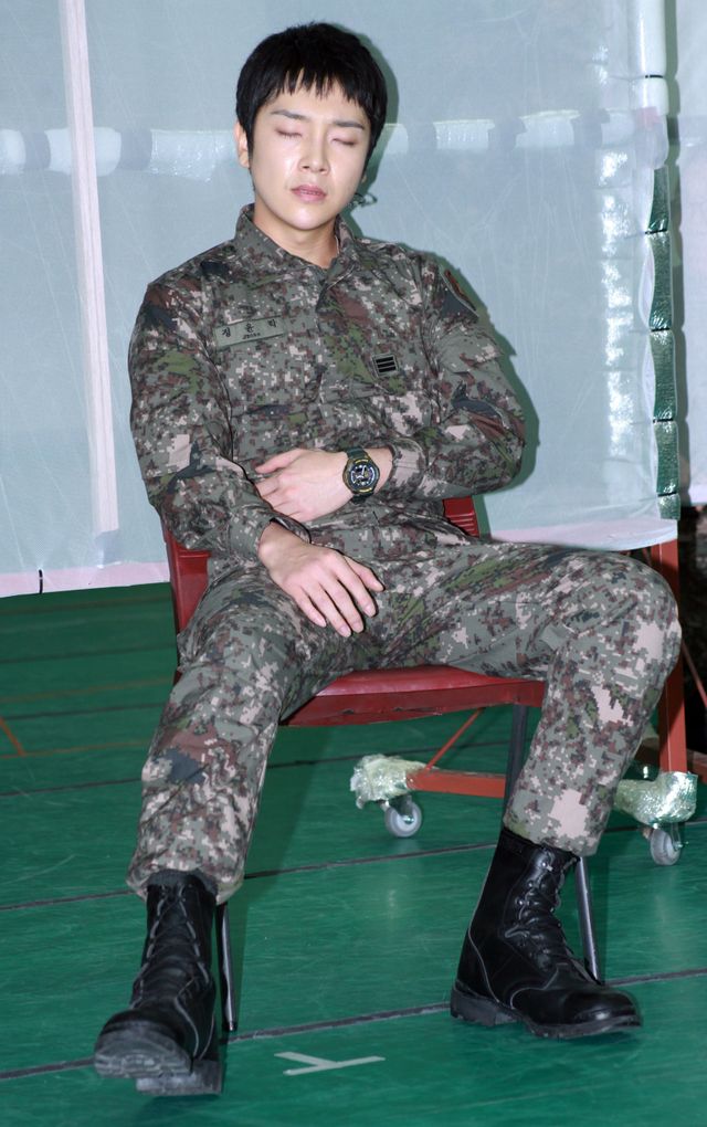 SUPER JUNIORイトゥク、超新星ユナク　軍創作ミュージカル「The Promise」の練習現場公開＜韓国JPICTURES＞（3枚目）