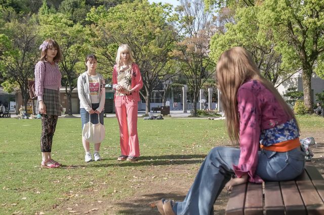 ルーリー（みりちゃむ）から結（橋本環奈）にメールが…朝ドラ「おむすび」第10回（3枚目）