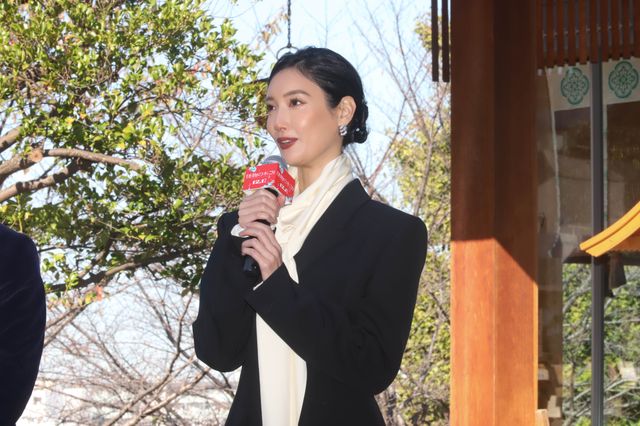 亀梨和也、菜々緒、三池崇史監督が餅つきに挑戦！『怪物の木こり』大ヒット祈願イベント（4枚目）