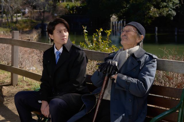 映画『正直不動産』より山下智久、山崎努