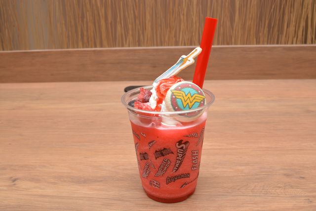 これがスーパーマンバーガーだ！東京コミコンDCカフェメニュー（3枚目）