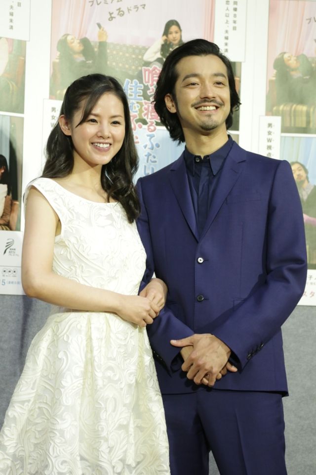 小西真奈美と金子ノブアキが腕を組んでニッコリ！　ドラマ「喰う寝るふたり 住むふたり」会見フォトギャラリー（9枚目）