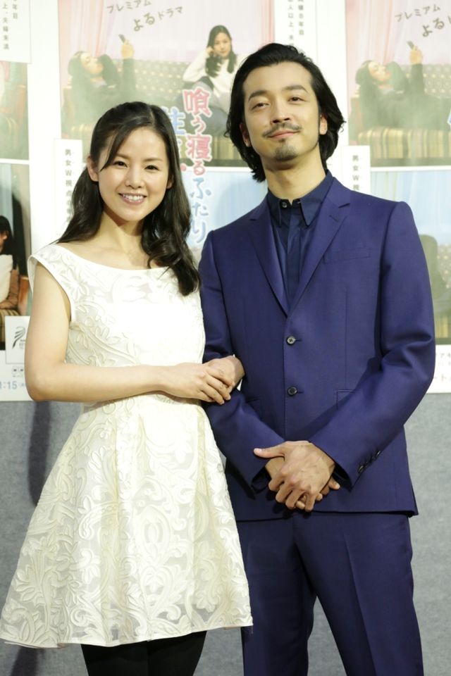 小西真奈美と金子ノブアキが腕を組んでニッコリ！　ドラマ「喰う寝るふたり 住むふたり」会見フォトギャラリー（10枚目）