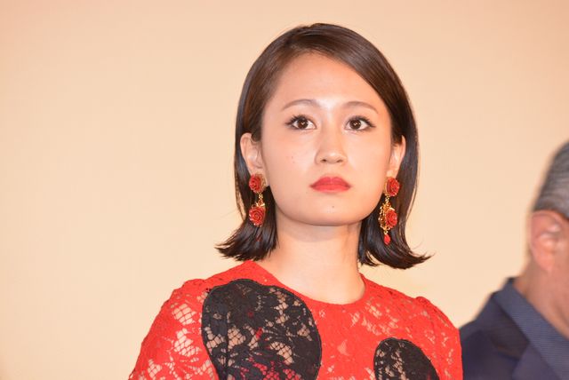 こりゃ、たまらんらん～♪松田翔太の熱愛報道に触れた木村文乃…『イニシエーション・ラブ』初日舞台あいさつ【フォトギャラリー】（2枚目）