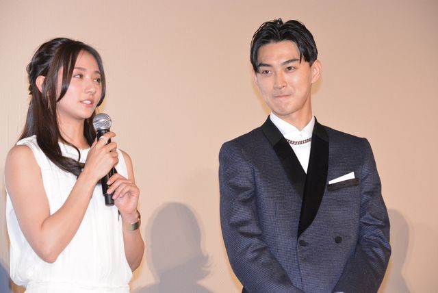 こりゃ、たまらんらん～♪松田翔太の熱愛報道に触れた木村文乃…『イニシエーション・ラブ』初日舞台あいさつ【フォトギャラリー】（9枚目）