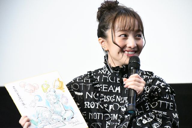 松井玲奈、色紙プレゼントに喜び絶叫！『魔女見習いをさがして』大ヒット御礼舞台あいさつ（15枚目）