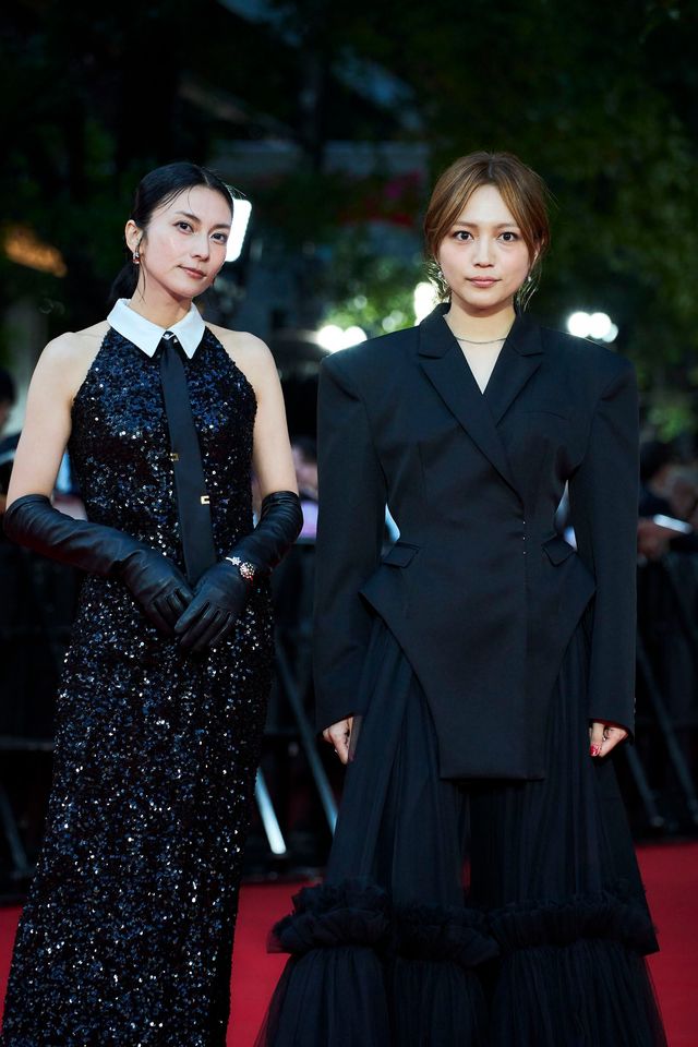 川口春奈、激変！奇抜ファッションでレッドカーペットに登場（7枚目）