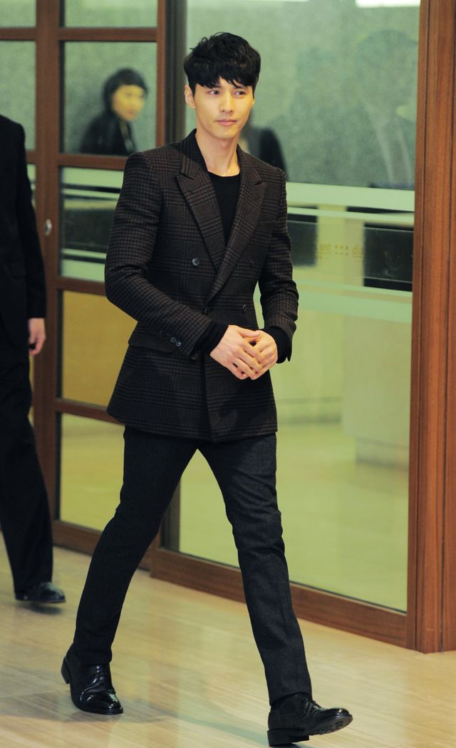 やっぱりカッコよすぎ！“韓流四天王”ウォンビン画像集（2枚目）