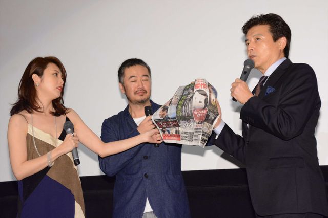 田中麗奈、大胆スリットドレスで登場！三浦友和主演『葛城事件』公開初日フォトギャラリー（3枚目）