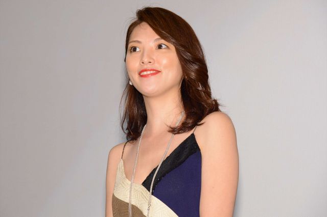 田中麗奈、大胆スリットドレスで登場！三浦友和主演『葛城事件』公開初日フォトギャラリー（7枚目）