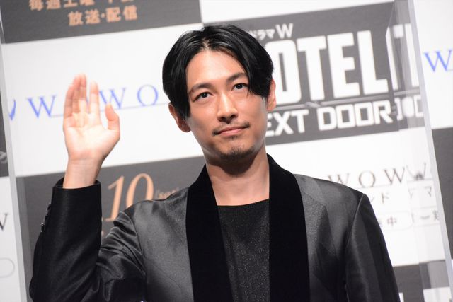 ディーン・フジオカ、黒スーツで「HOTEL -NEXT DOOR-」完成披露へ（3枚目）