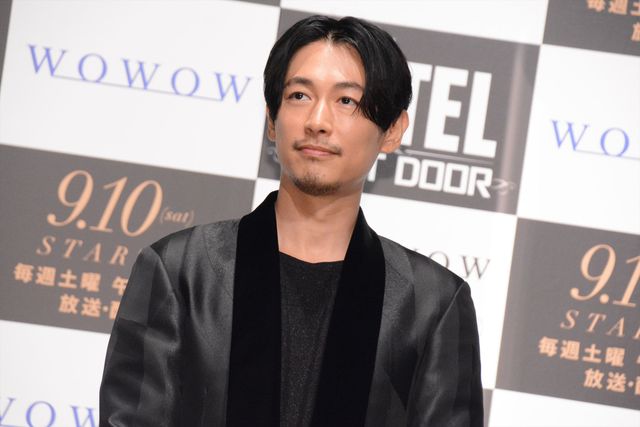 ディーン・フジオカ、黒スーツで「HOTEL -NEXT DOOR-」完成披露へ（4枚目）