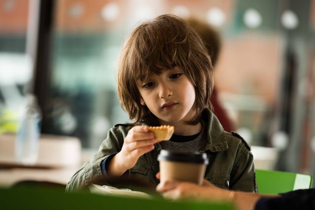 『15年後のラブソング』の子役アジー・ロバートソン君（5枚目）