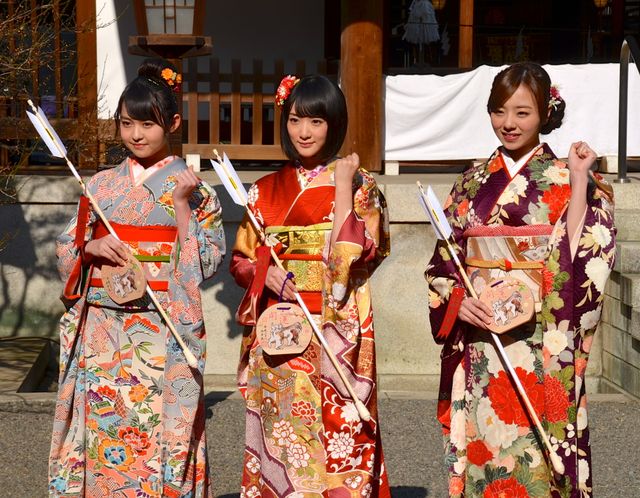 乃木坂46生駒里奈ら新成人メンバーが振袖姿を披露！フォトギャラリー（2枚目）