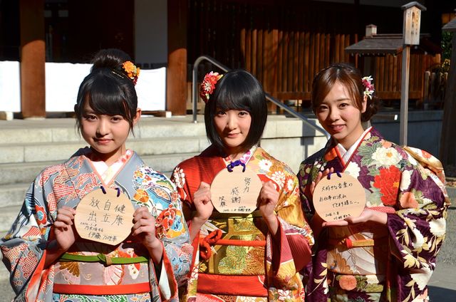 乃木坂46生駒里奈ら新成人メンバーが振袖姿を披露！フォトギャラリー（3枚目）